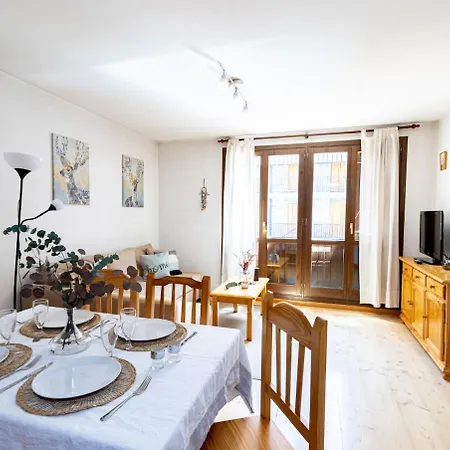 Estacion 2-bedroom With Parking Apartament Canfranc