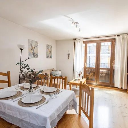Estacion 2-bedroom With Parking Canfranc